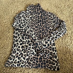 H&M long-sleeve turtleneck leopard print